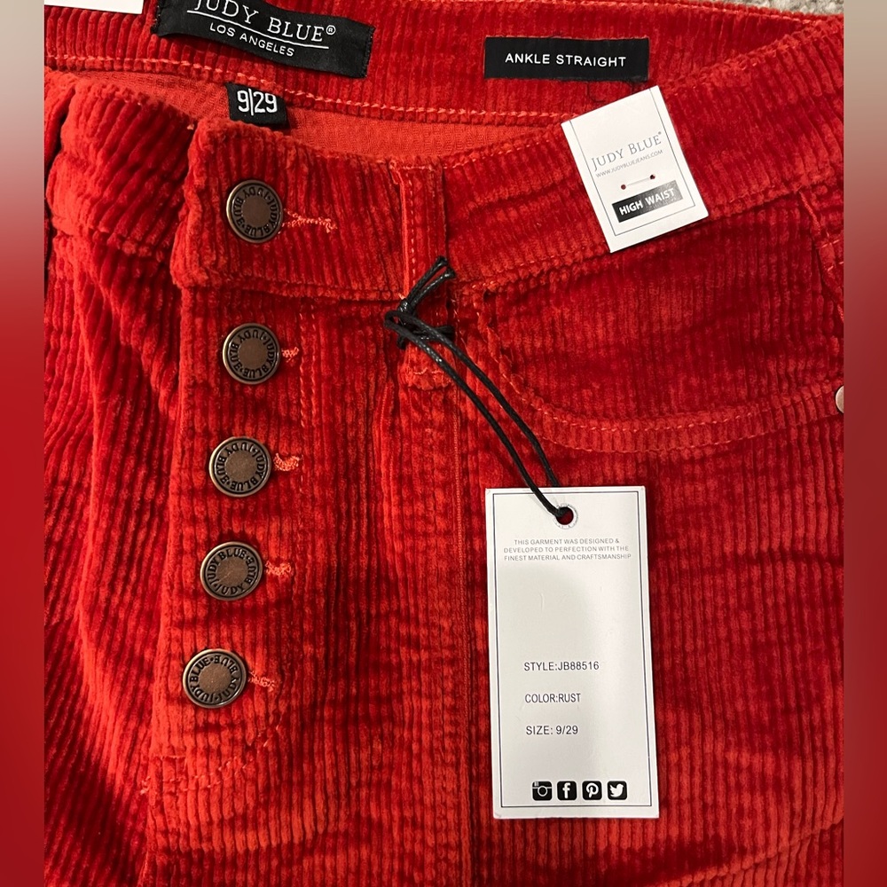 NWT JUDY BLUE 9/29 RUST CORDS